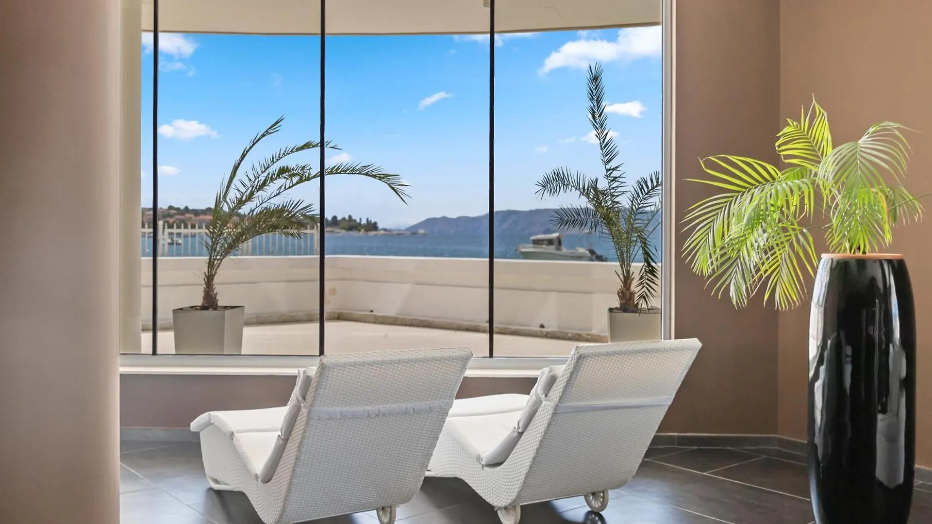 Luxury Hotel Amabilis 塞尔瑟